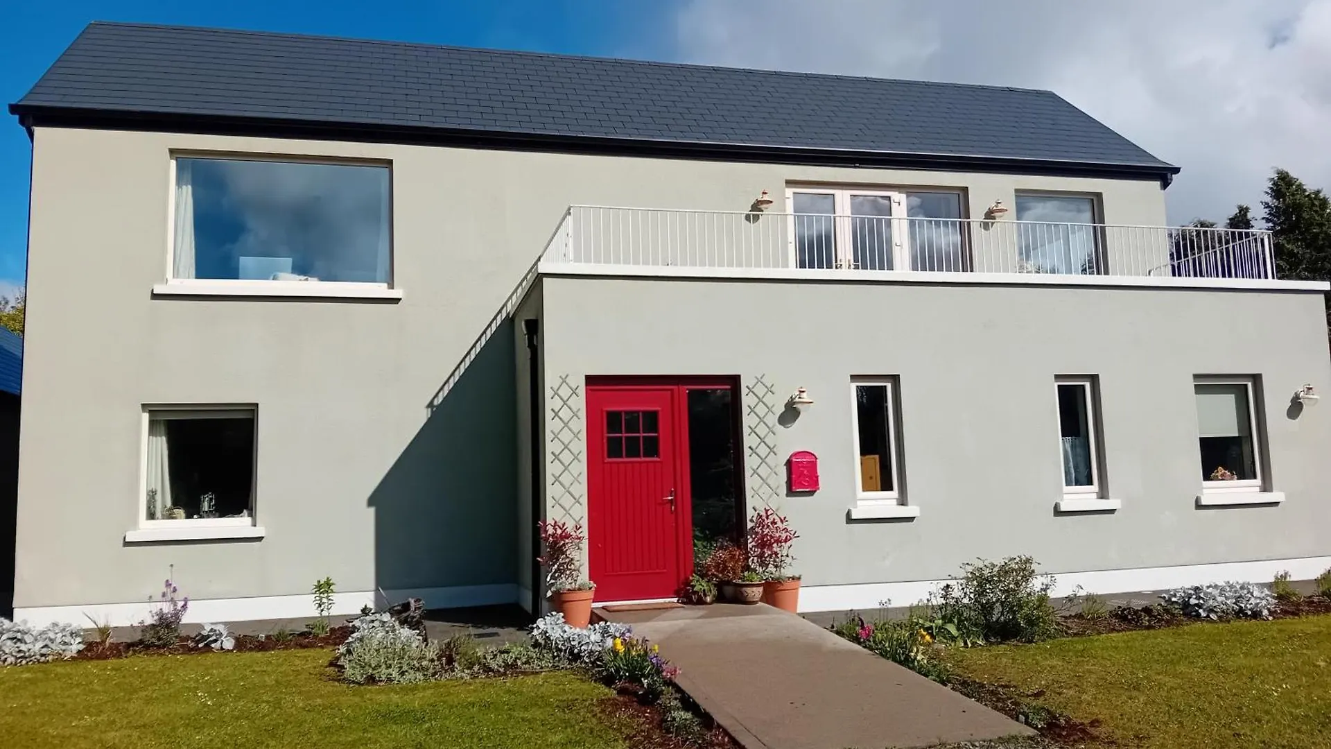 Twin Room With Shared Bathroom And Kitchen Galway 3Km From Centre Homestay