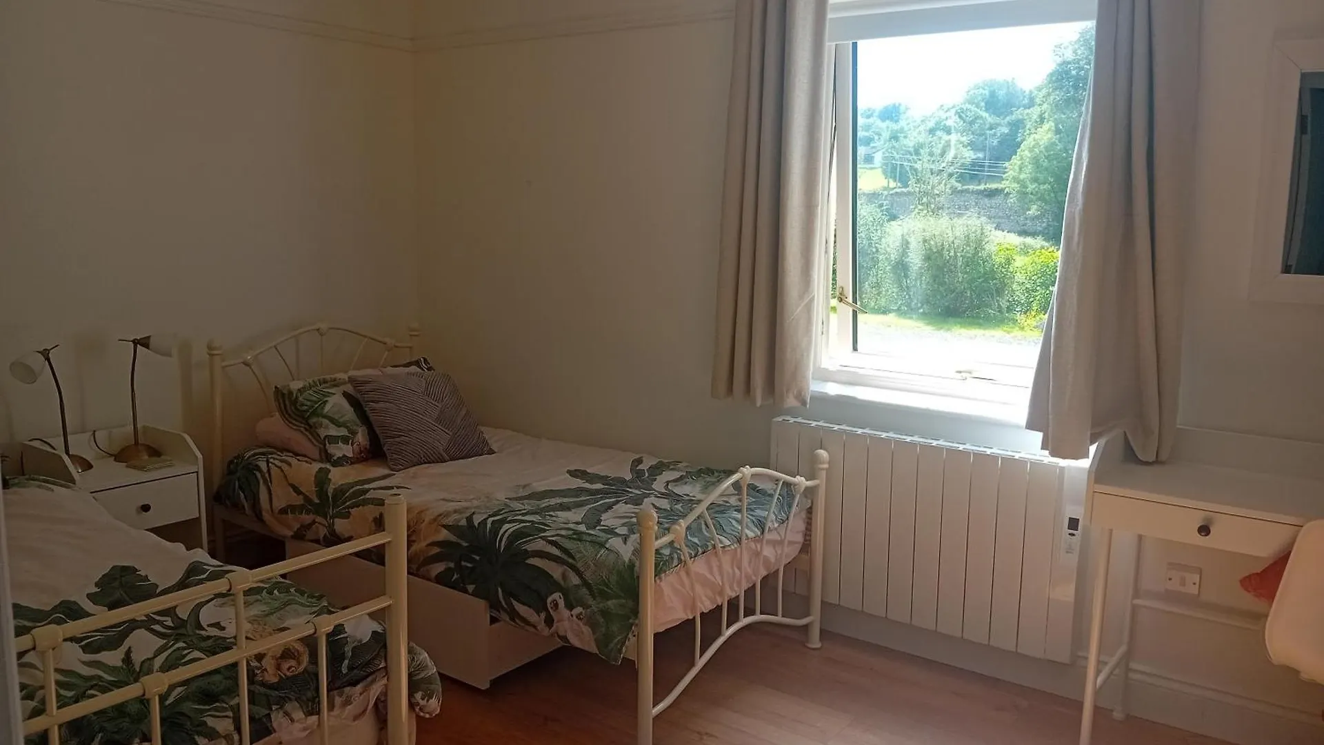 Homestay Twin Room With Shared Bathroom And Kitchen Galway 3Km From Centre