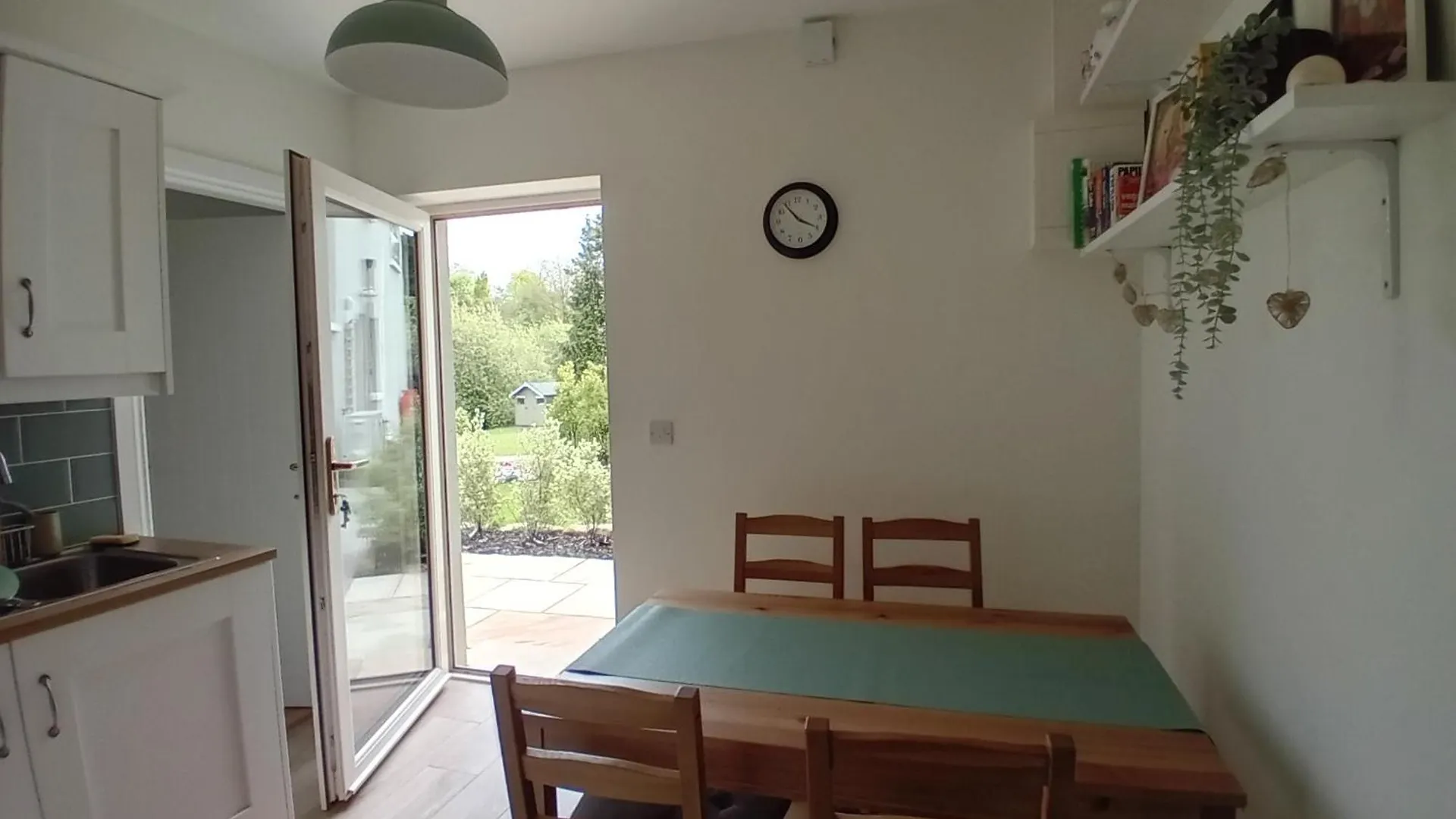 Twin Room With Shared Bathroom And Kitchen Galway 3Km From Centre